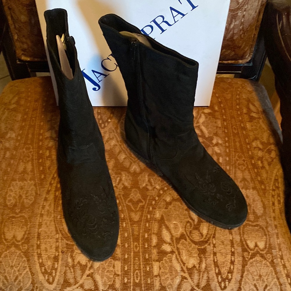 Jack Sprat Women's Lori Style Black Embroidered Boots size 8